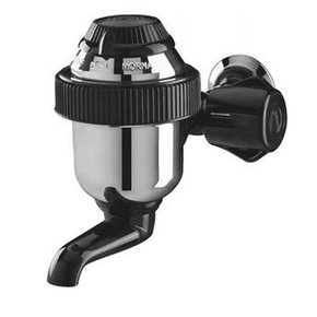 torneira eletrica bica baixa de parede tradicao sintex preto e cromada 1